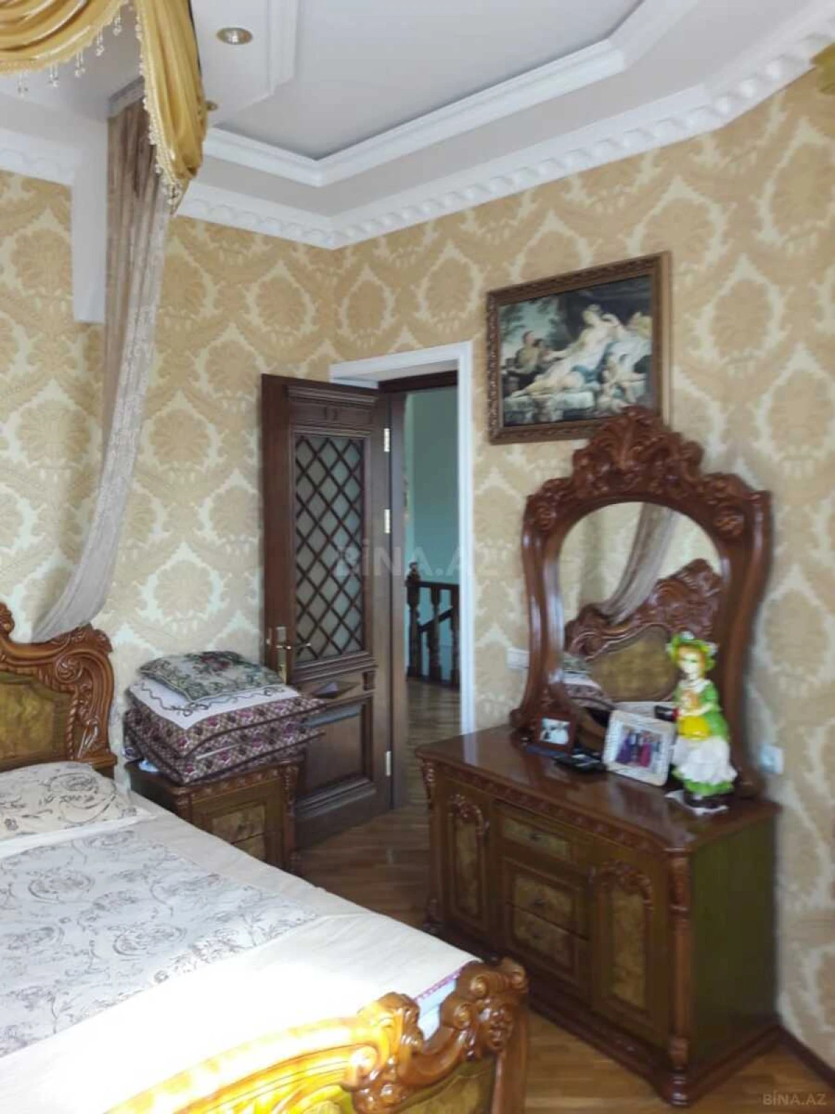 Satılır 5 otaqlı həyət evi 200 m²