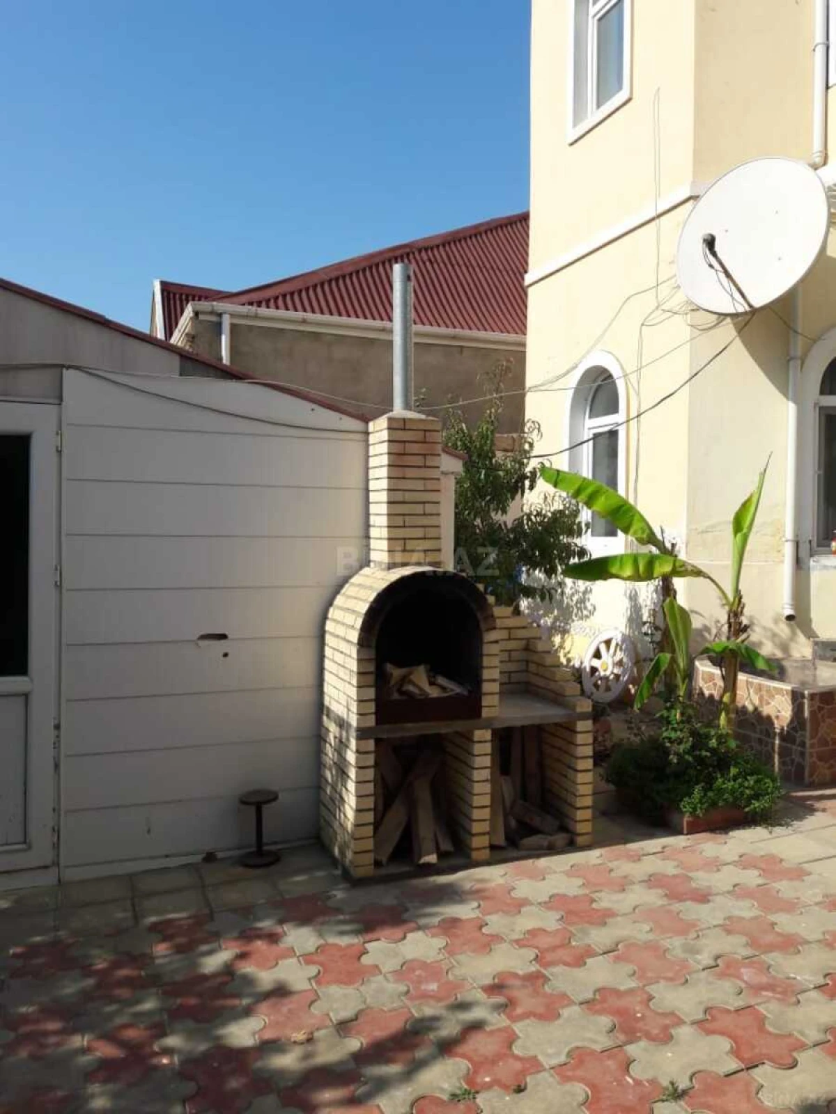 Satılır 5 otaqlı həyət evi 200 m²