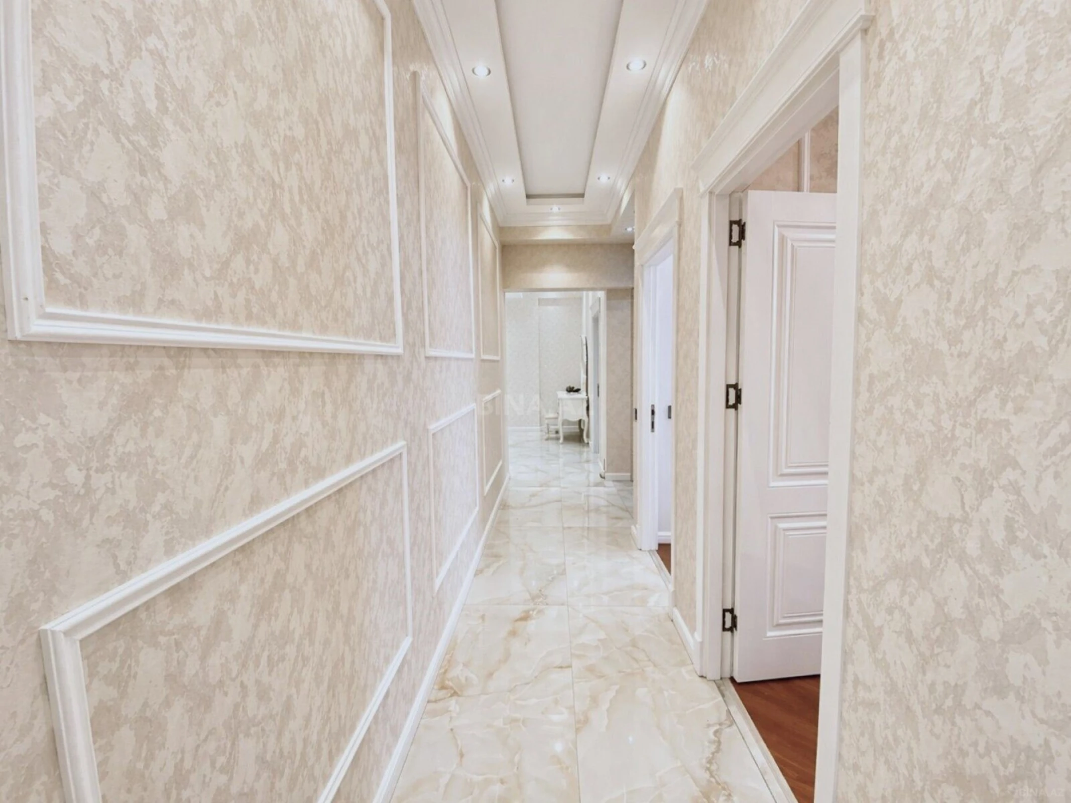 Satılır 3 otaqlı mənzil 120 m²