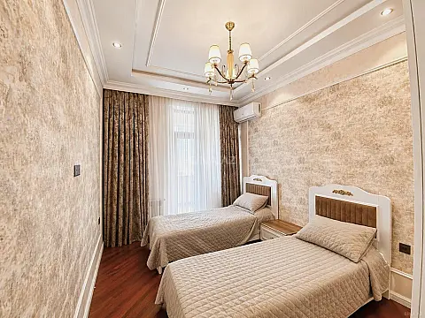 Satılır 3 otaqlı mənzil 120 m²
