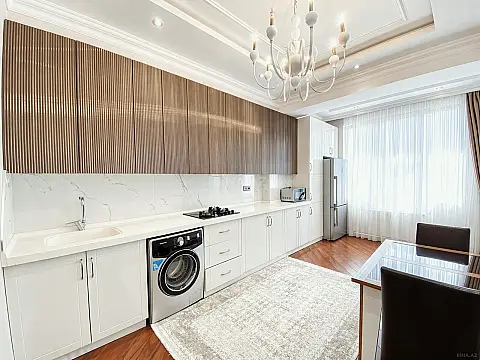 Satılır 3 otaqlı mənzil 120 m²