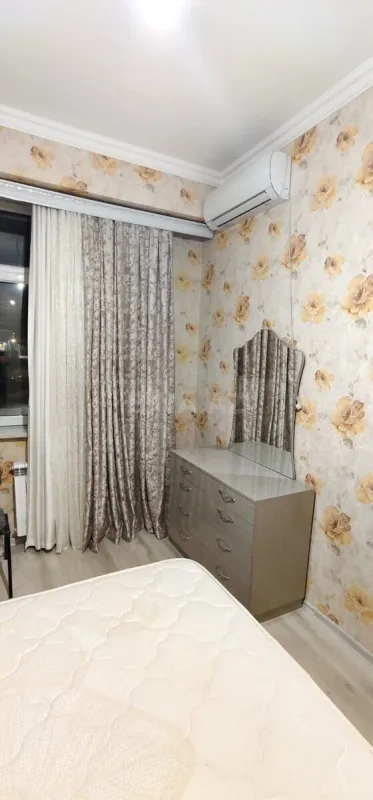 Kirayə verilir 2 otaqlı mənzil 63 m²