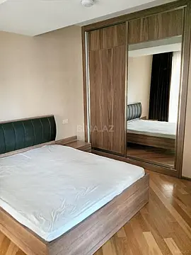 Kirayə verilir 4 otaqlı mənzil 220 m²
