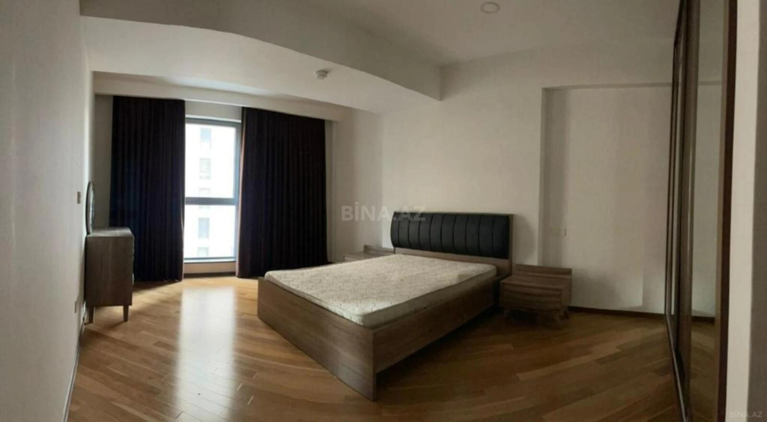 Kirayə verilir 4 otaqlı mənzil 220 m²