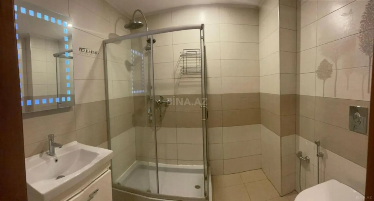 Kirayə verilir 4 otaqlı mənzil 220 m²