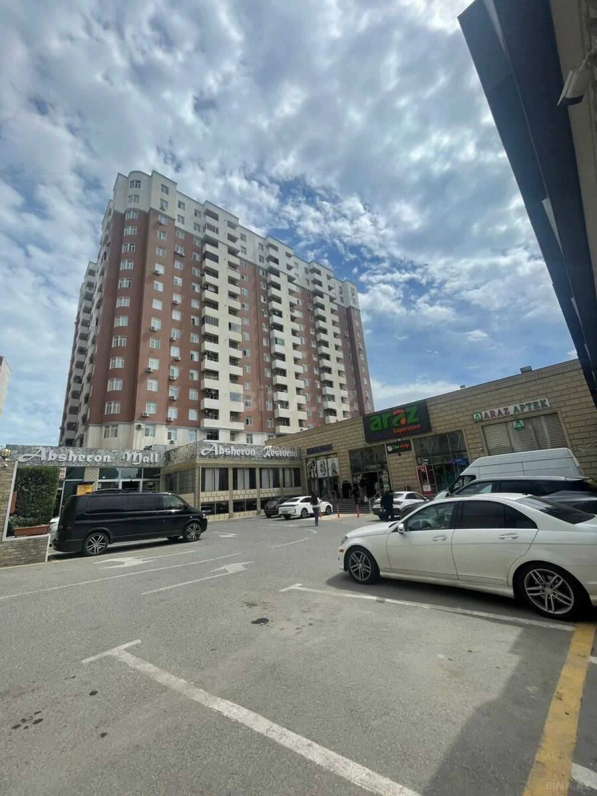 Satılır 2 otaqlı mənzil 56 m²