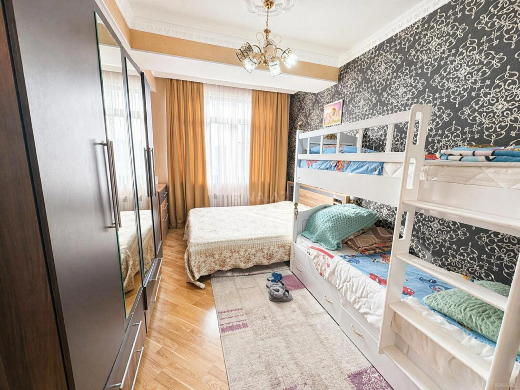 Satılır 2 otaqlı mənzil 65 m²