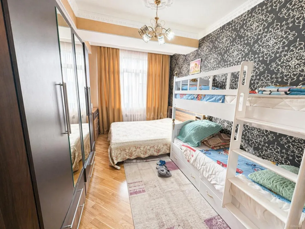 Satılır 2 otaqlı mənzil 65 m²