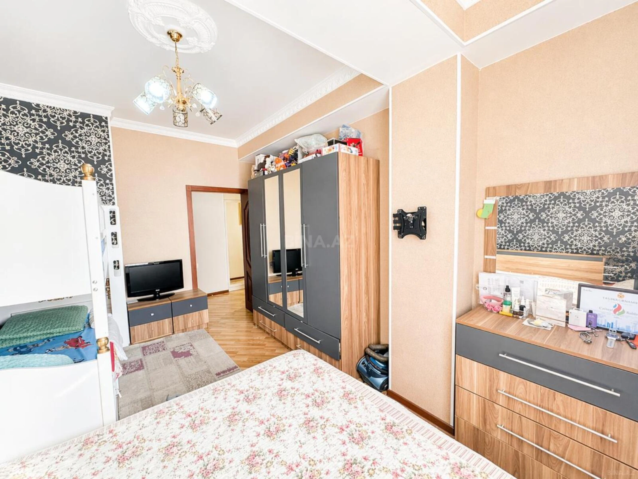 Satılır 2 otaqlı mənzil 65 m²