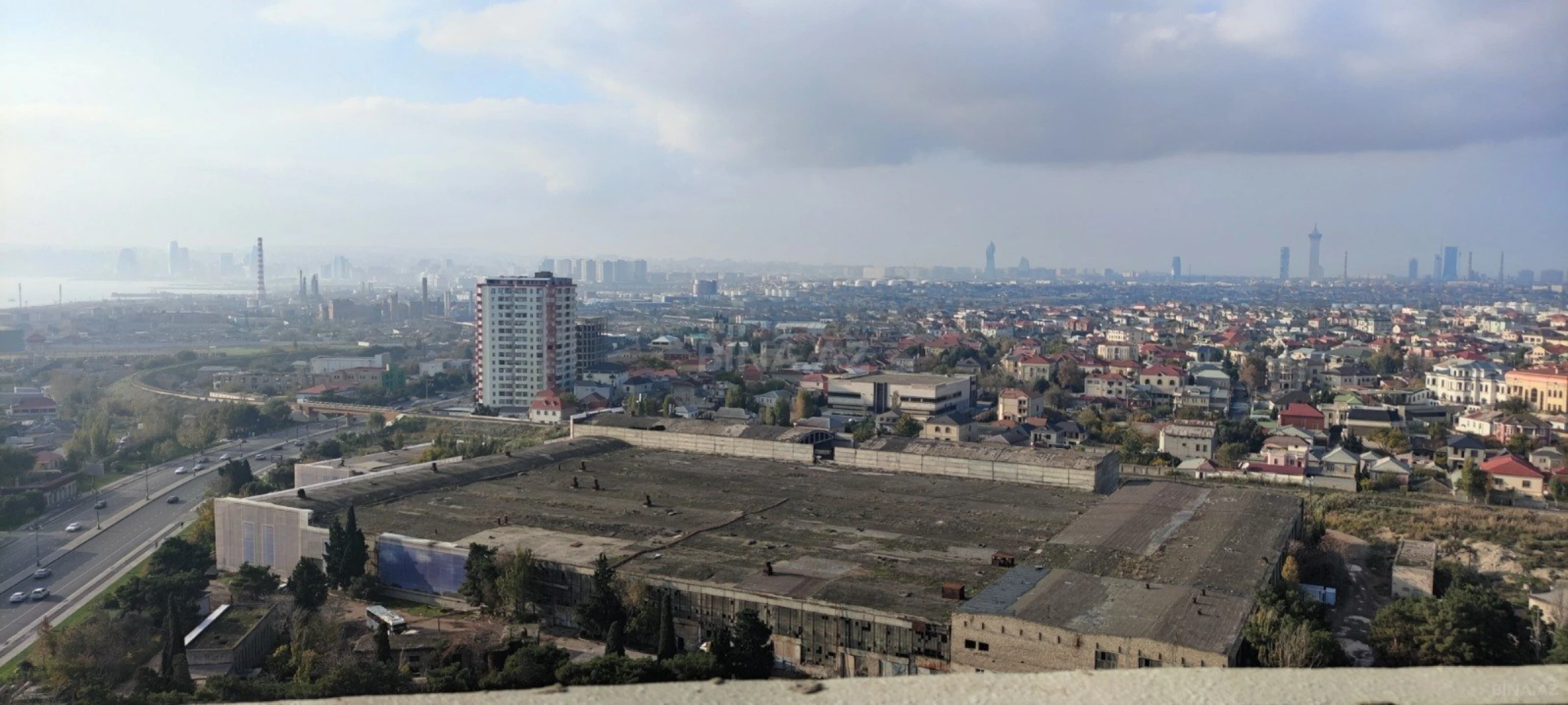 Satılır 4 otaqlı mənzil 200 m²