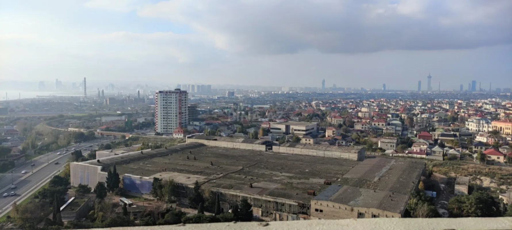 Satılır 4 otaqlı mənzil 200 m²
