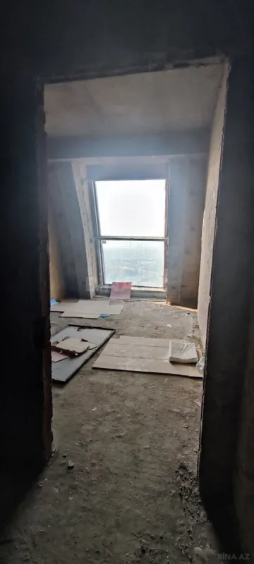 Satılır 4 otaqlı mənzil 200 m²