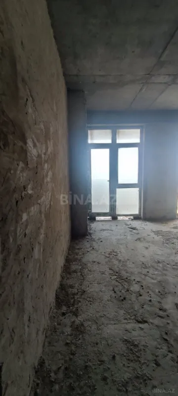 Satılır 4 otaqlı mənzil 200 m²