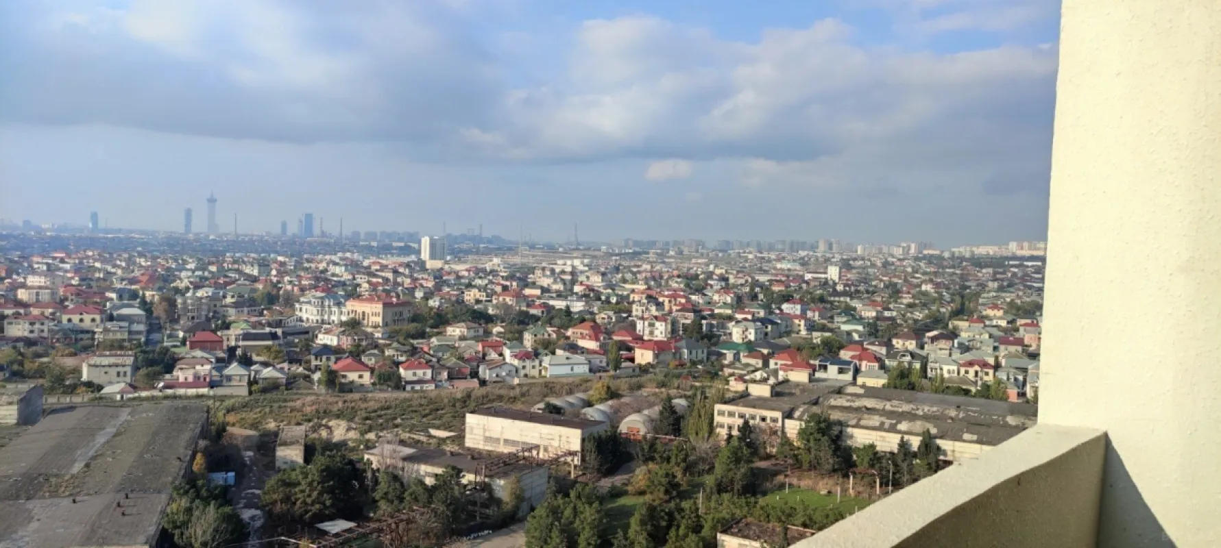 Satılır 4 otaqlı mənzil 200 m²