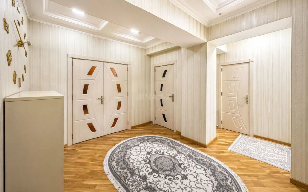 Satılır 3 otaqlı mənzil 110 m²