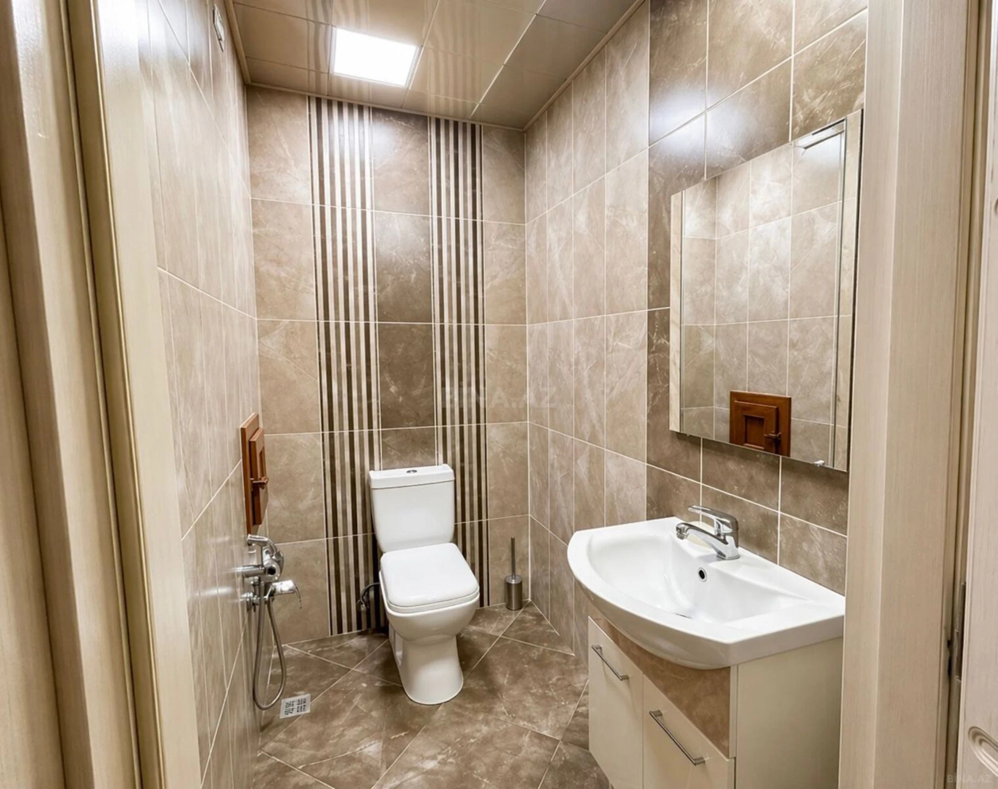 Satılır 3 otaqlı mənzil 110 m²