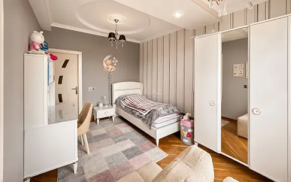 Satılır 3 otaqlı mənzil 110 m²