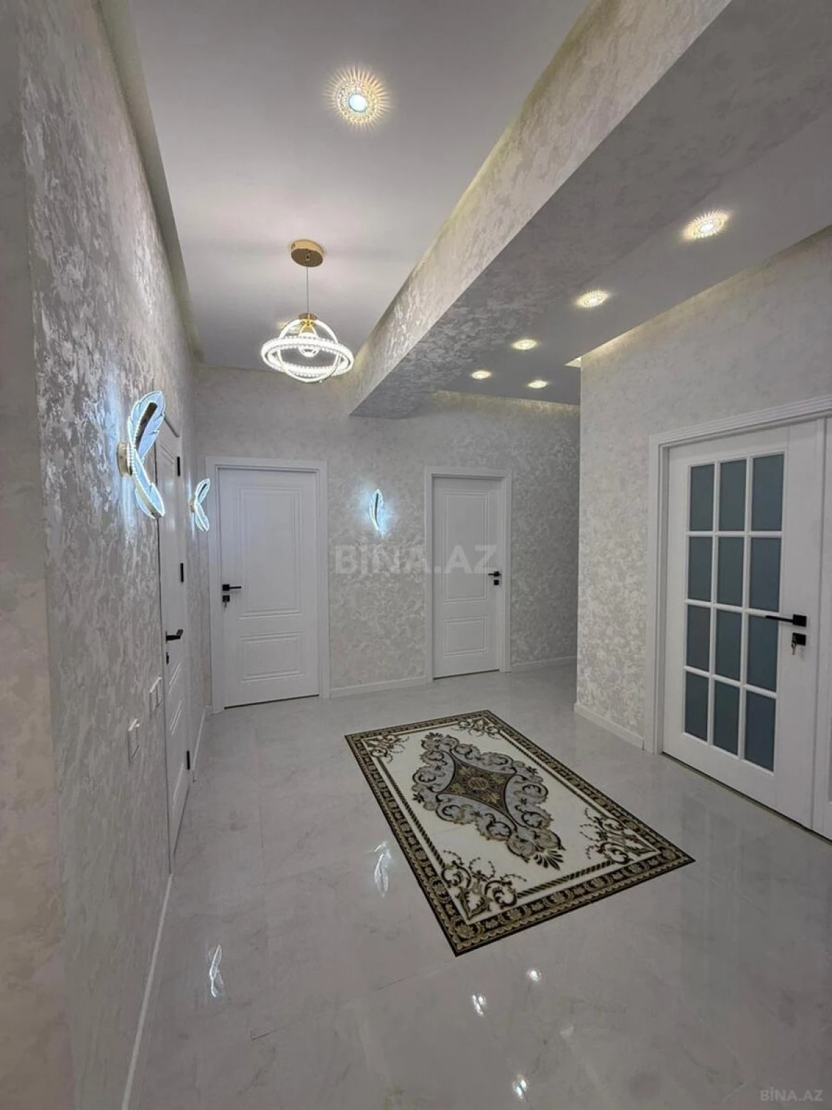 Satılır 3 otaqlı mənzil 130 m²