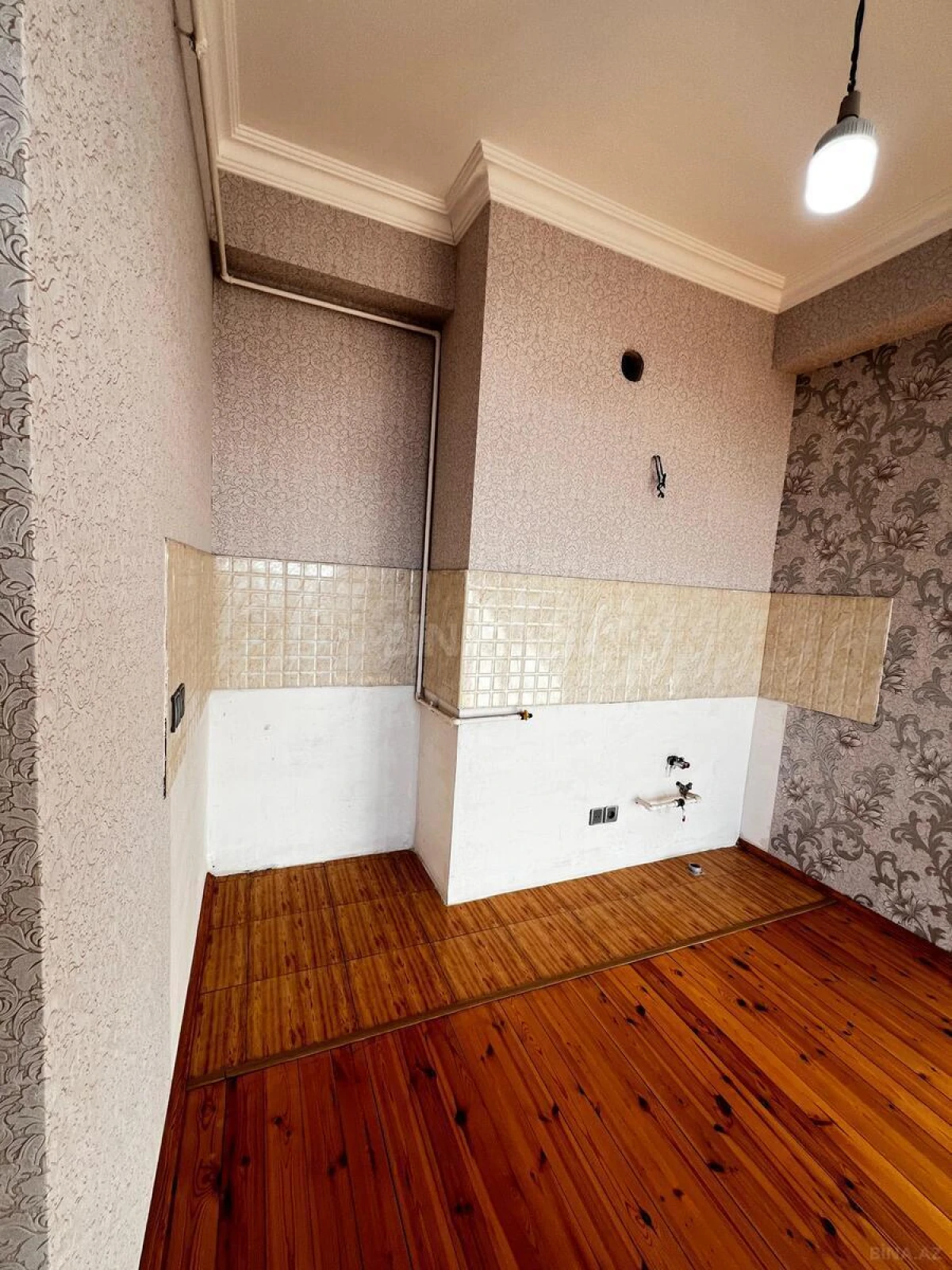 Satılır 2 otaqlı mənzil 75 m²