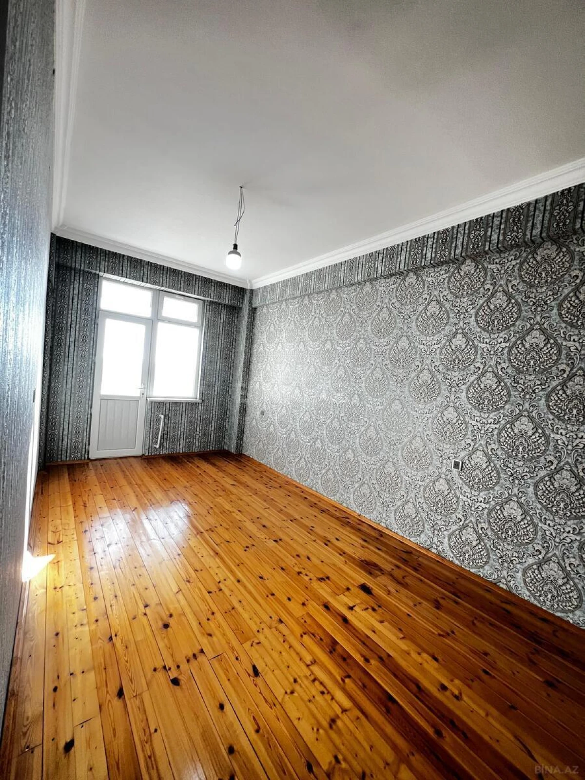 Satılır 2 otaqlı mənzil 75 m²