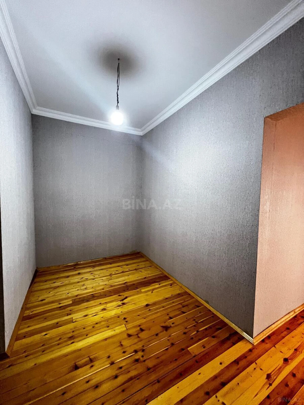 Satılır 2 otaqlı mənzil 75 m²