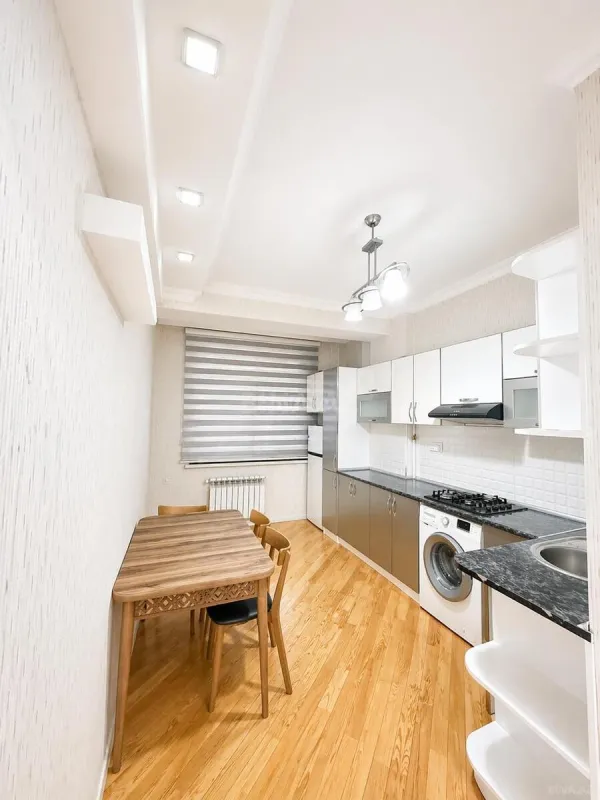 Satılır 2 otaqlı mənzil 65 m²