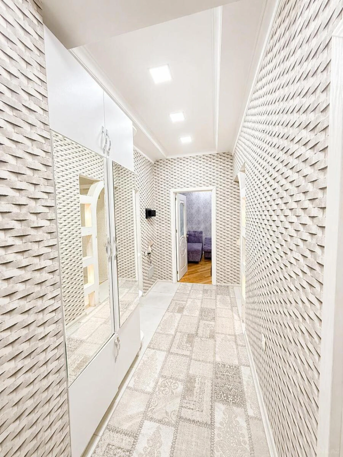 Satılır 2 otaqlı mənzil 65 m²