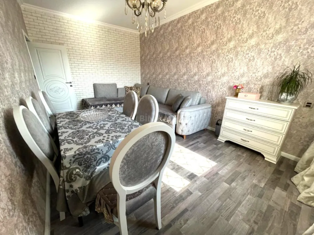 Satılır 2 otaqlı mənzil 70 m²