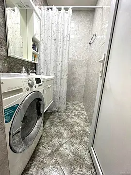 Satılır 2 otaqlı mənzil 70 m²