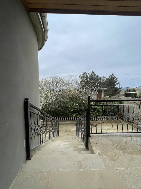 Satılır 4 otaqlı həyət evi 130 m²