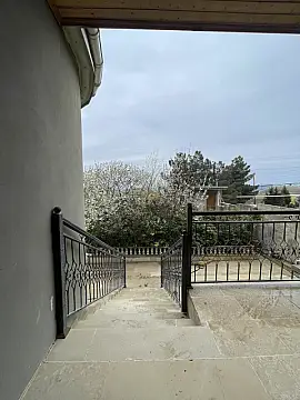 Satılır 4 otaqlı həyət evi 130 m²