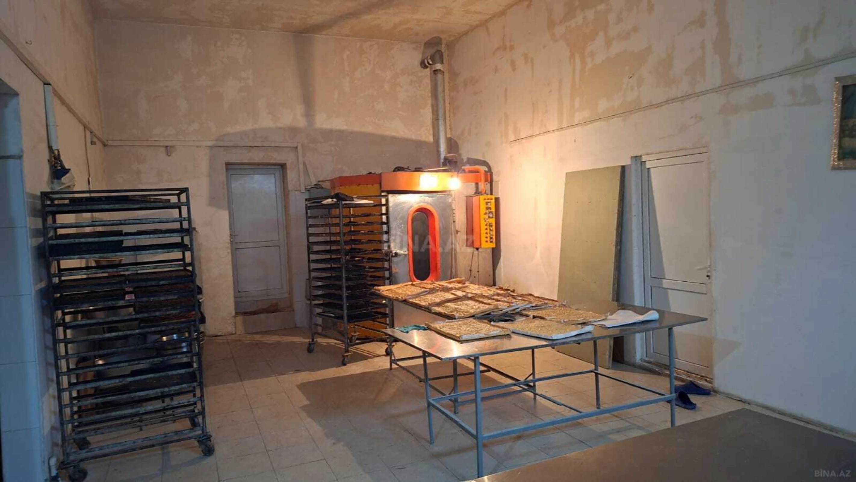 Kirayə verilir obyekt 160 m²