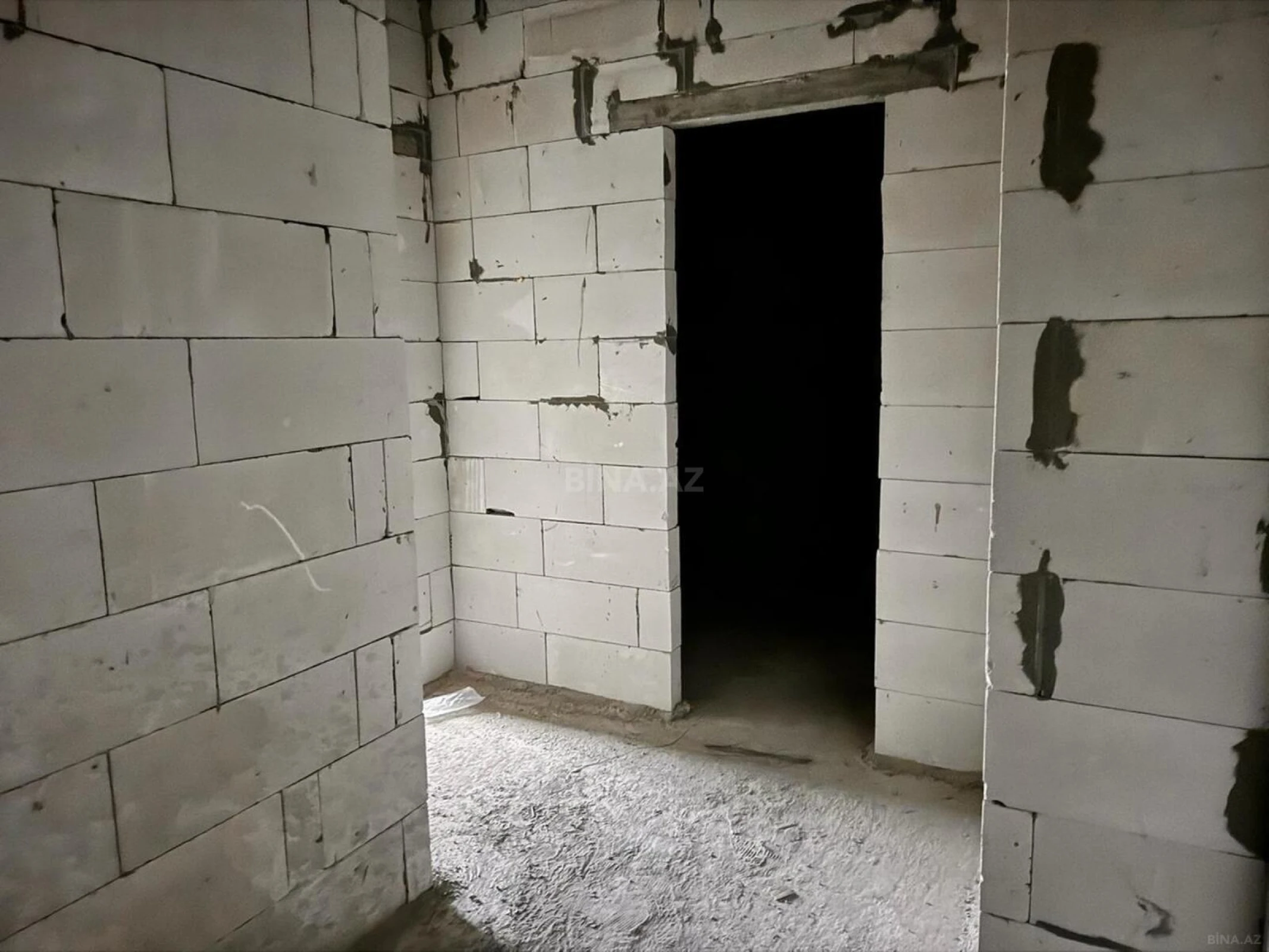 Satılır 2 otaqlı mənzil 86 m²