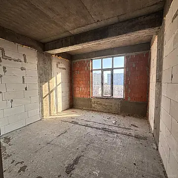 Satılır 2 otaqlı mənzil 86 m²