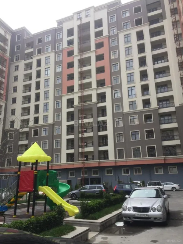 Satılır 3 otaqlı mənzil 125 m²