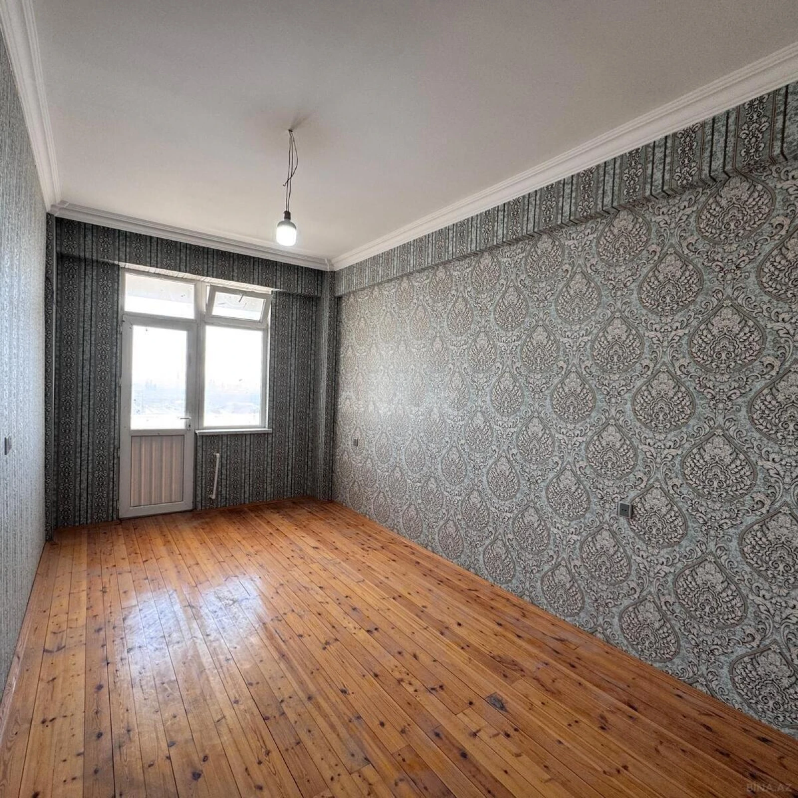 Satılır 2 otaqlı mənzil 75 m²