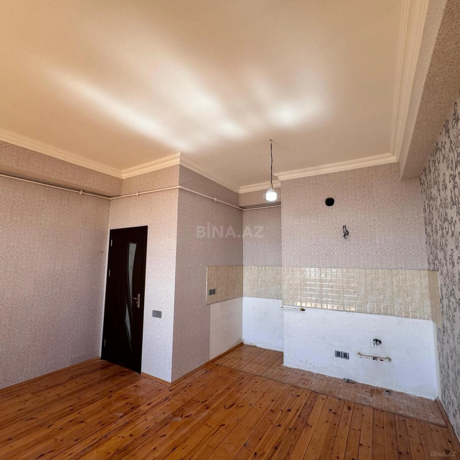 Satılır 2 otaqlı mənzil 75 m²