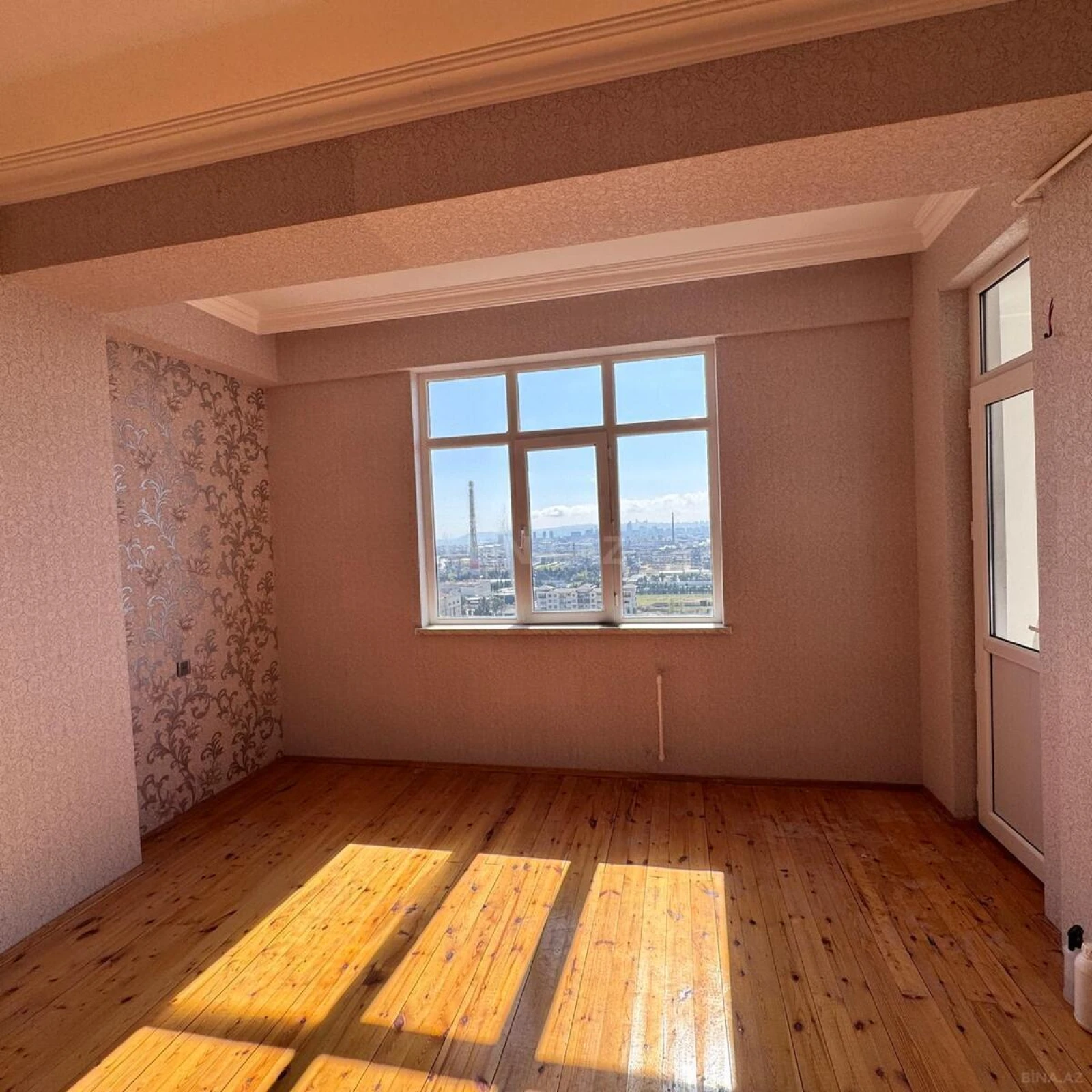 Satılır 2 otaqlı mənzil 75 m²