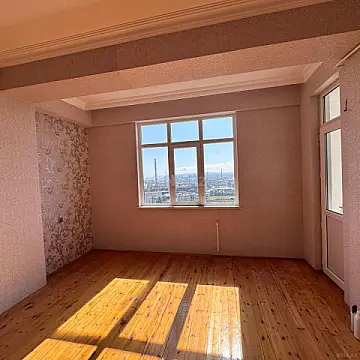 Satılır 2 otaqlı mənzil 75 m²