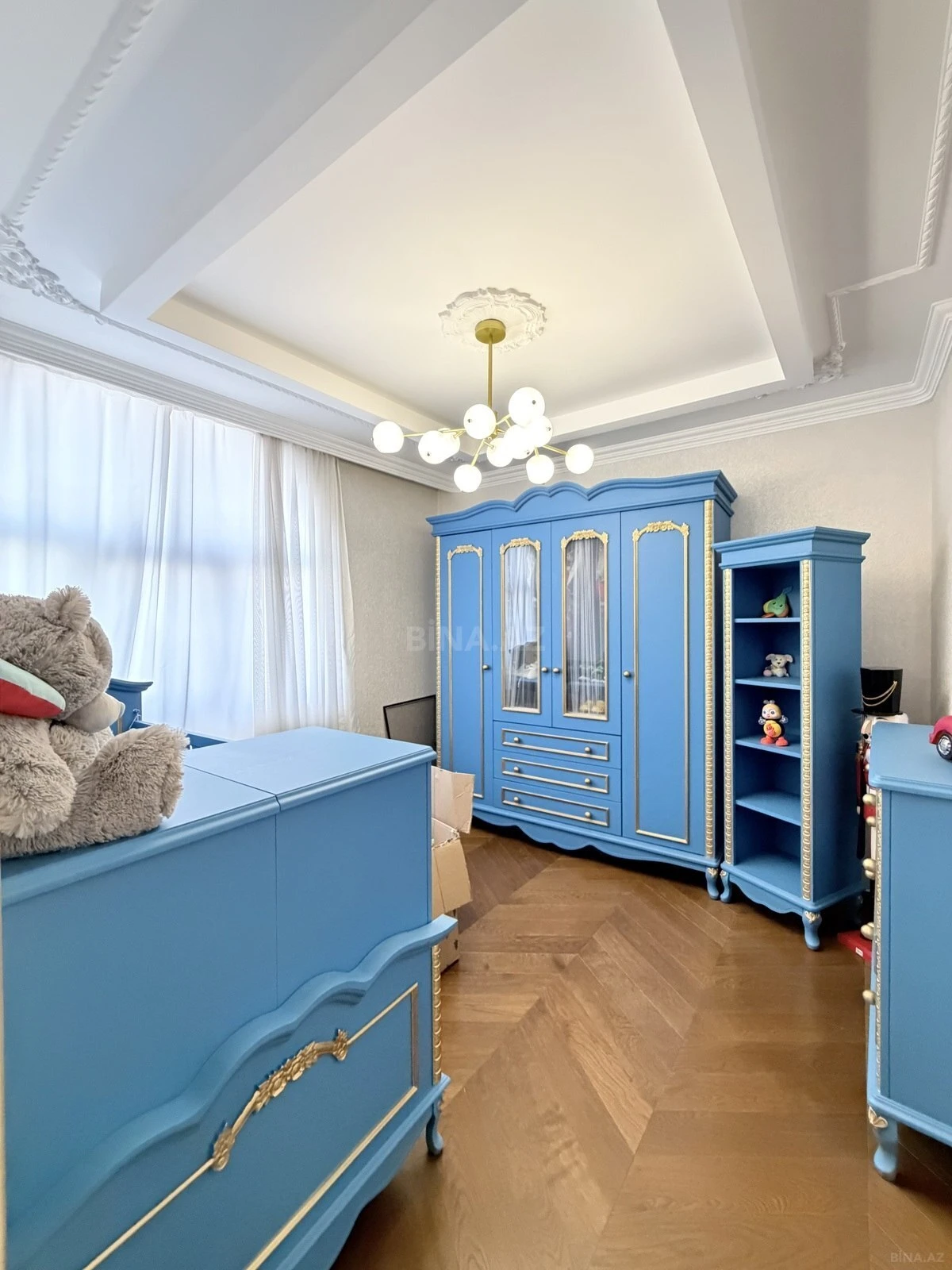 Satılır 3 otaqlı mənzil 215 m²