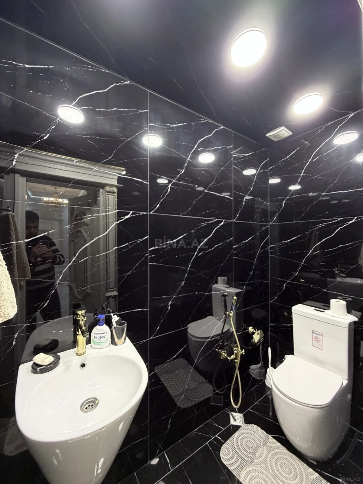 Satılır 3 otaqlı mənzil 215 m²
