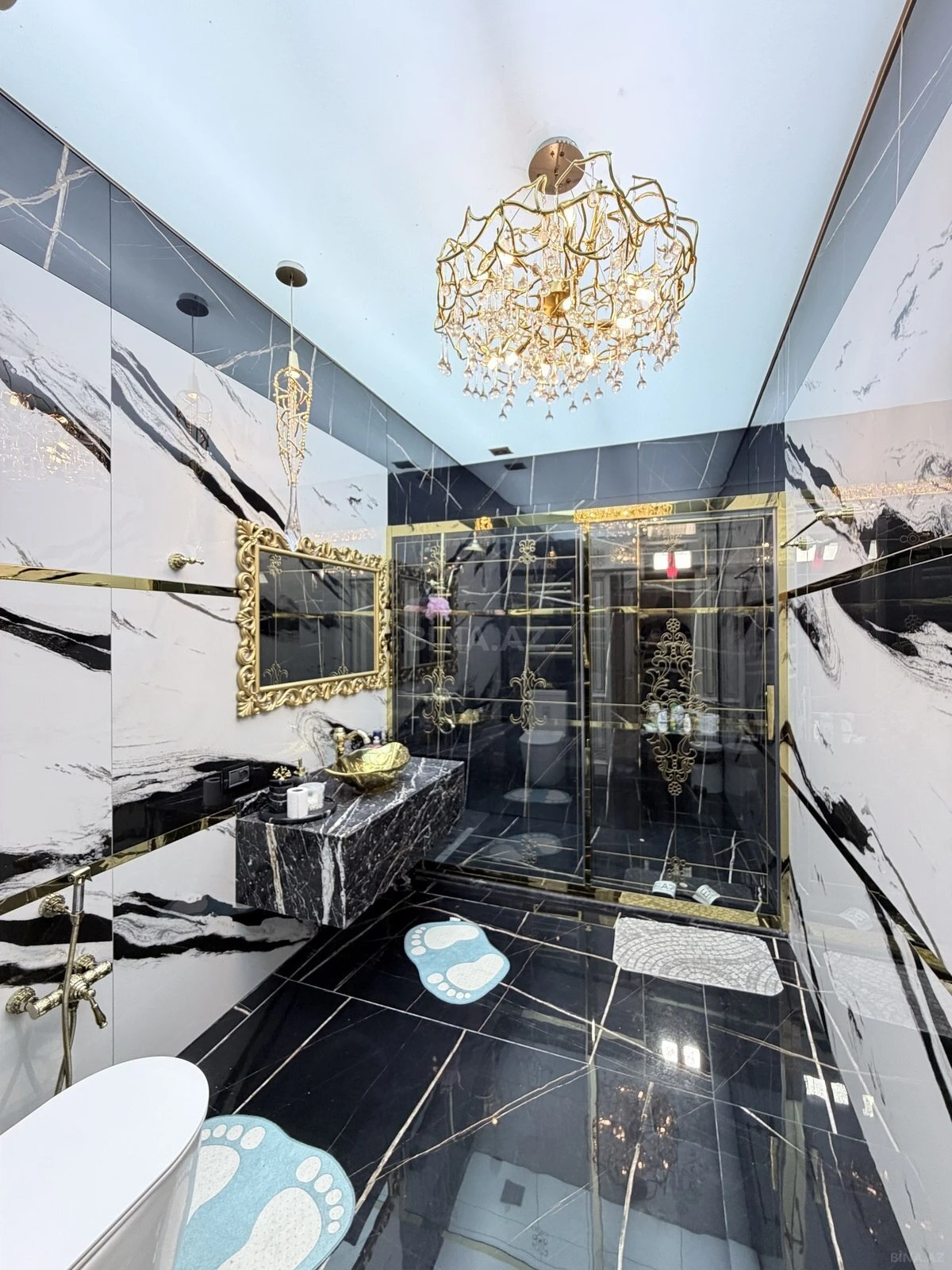 Satılır 3 otaqlı mənzil 215 m²