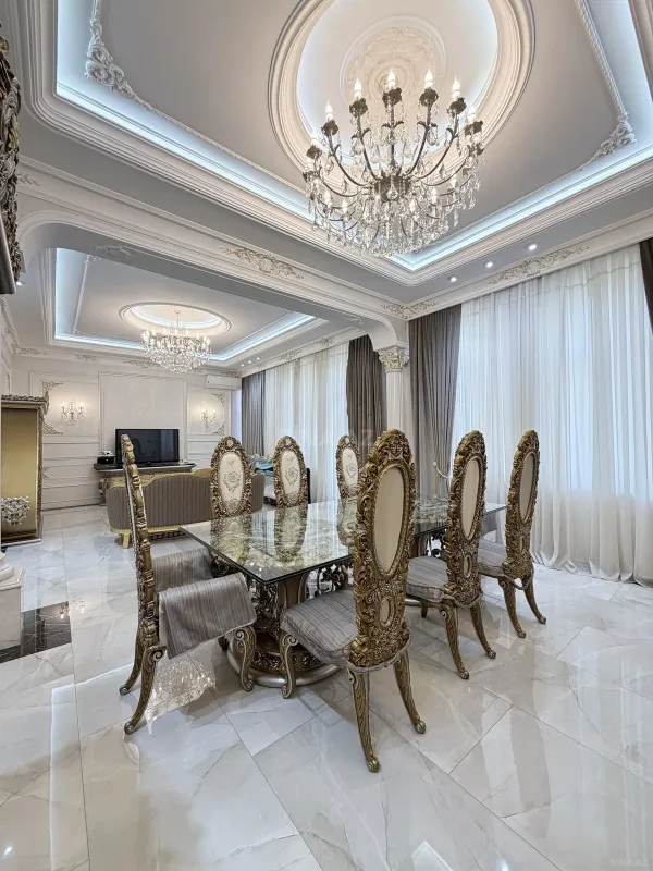 Satılır 3 otaqlı mənzil 215 m²