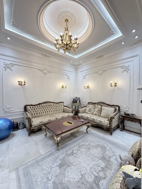 Satılır 3 otaqlı mənzil 215 m²