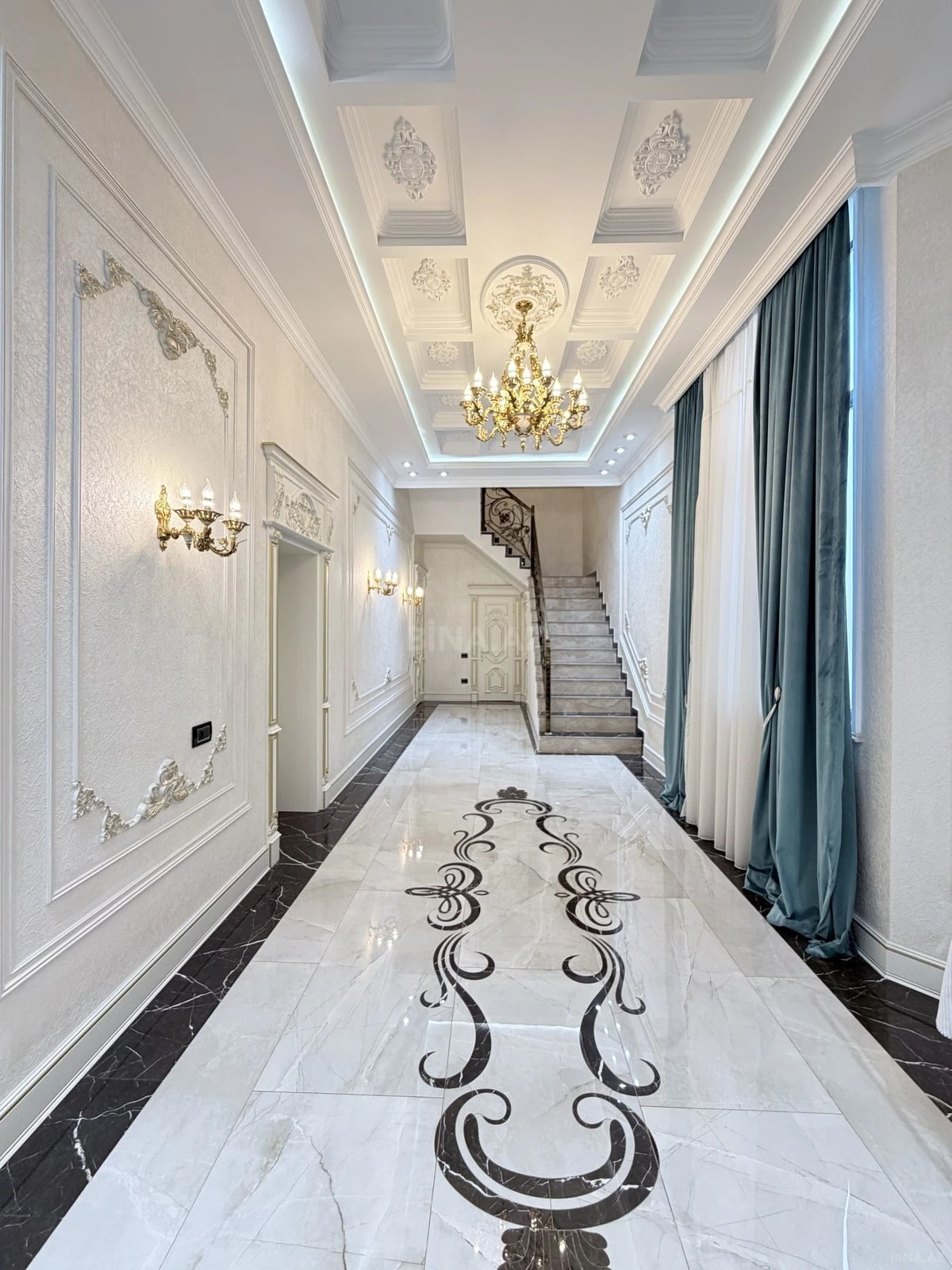Satılır 3 otaqlı mənzil 215 m²