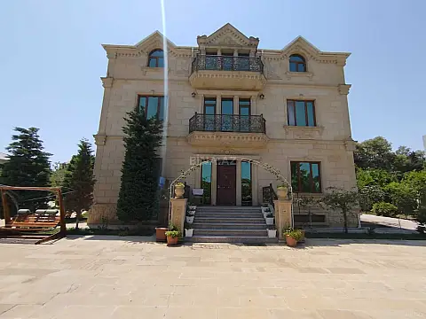 Kirayə verilir 6 otaqlı həyət evi 500 m²