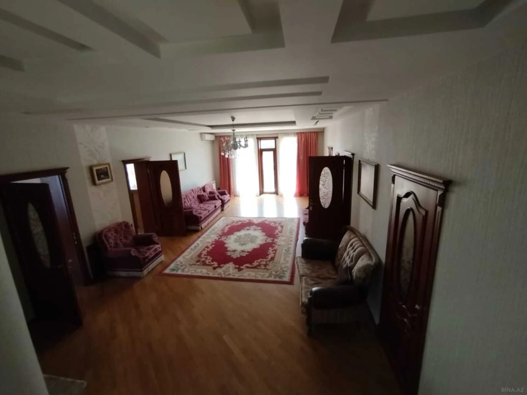 Kirayə verilir 6 otaqlı həyət evi 500 m²