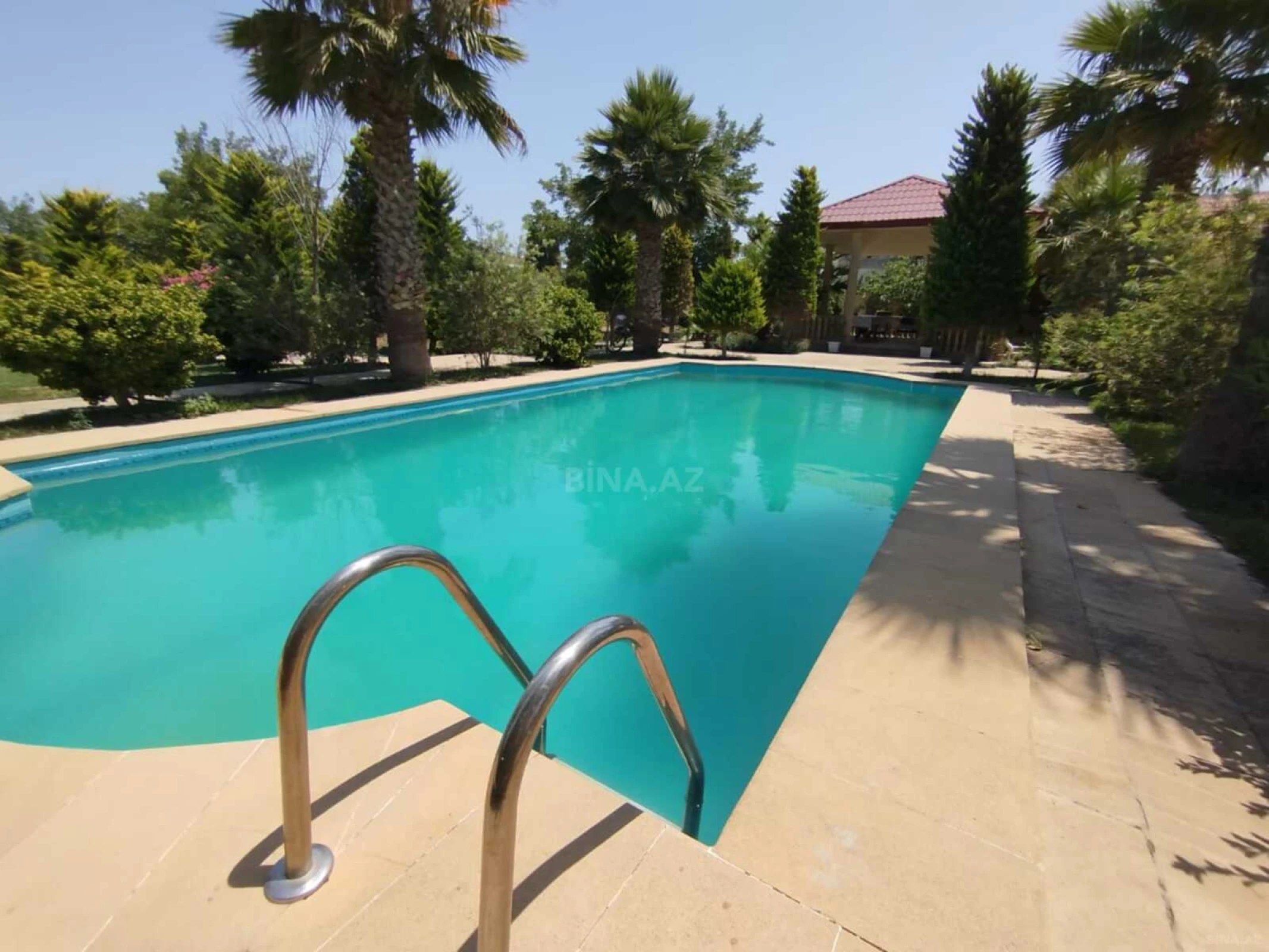 Kirayə verilir 6 otaqlı həyət evi 500 m²