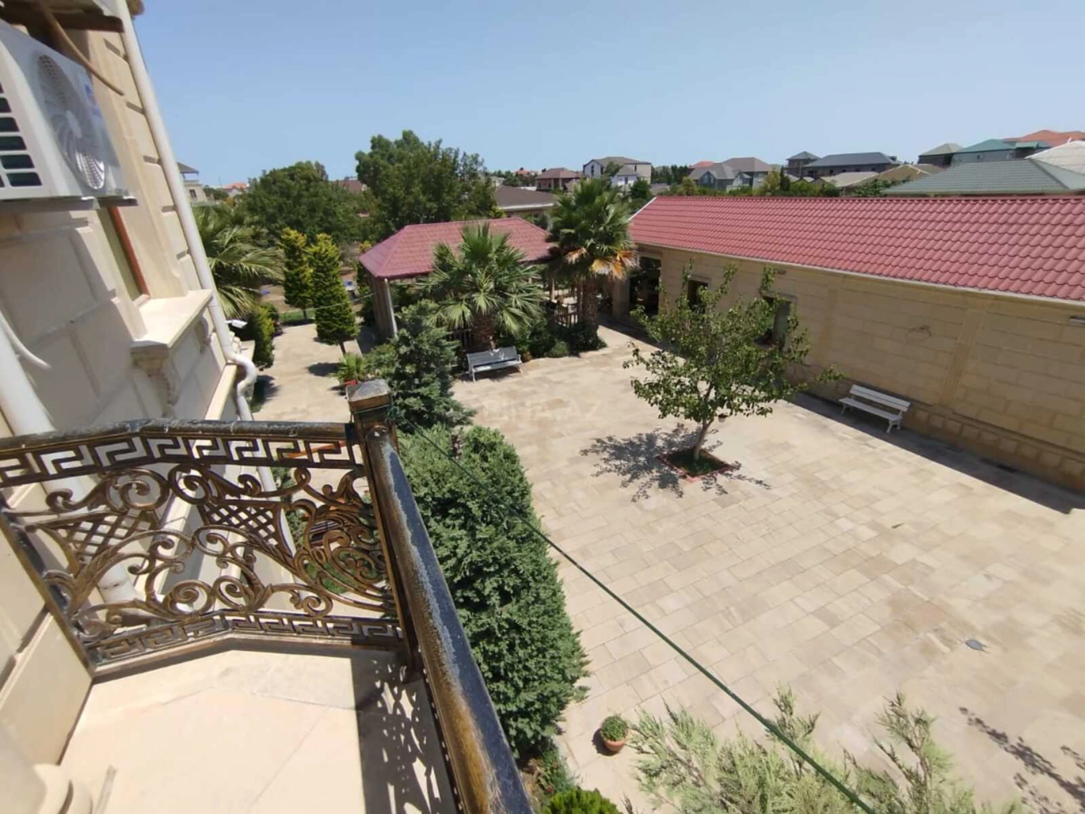 Kirayə verilir 6 otaqlı həyət evi 500 m²