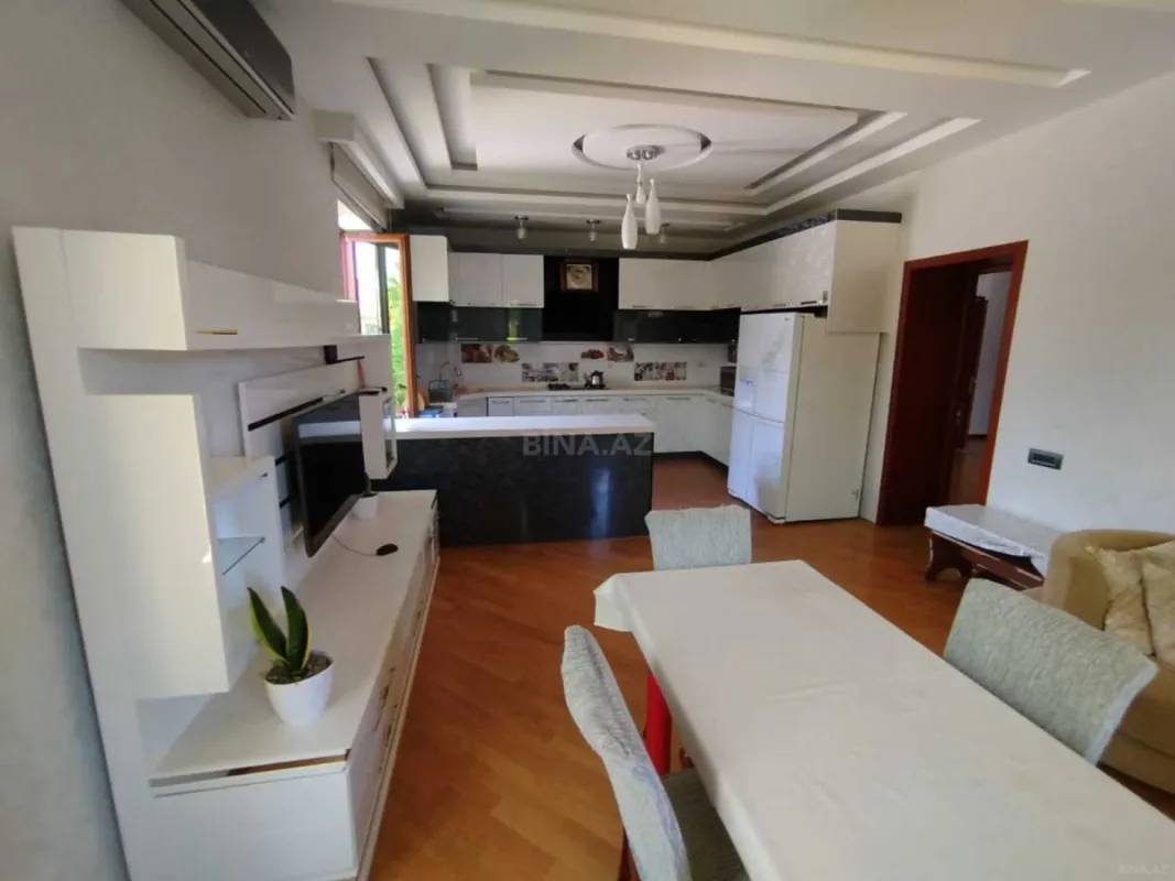 Kirayə verilir 6 otaqlı həyət evi 500 m²